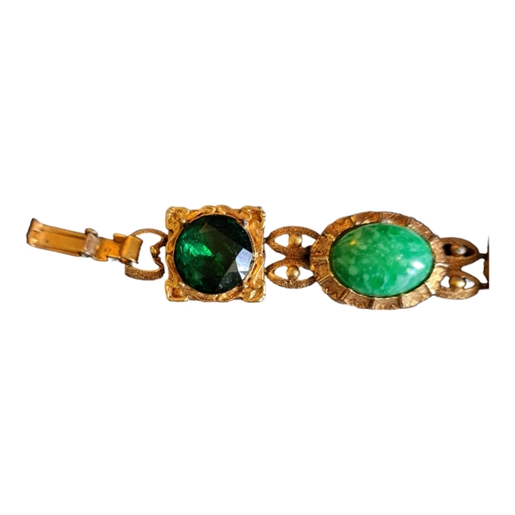 Vintage Victorian Revival Emerald Green Glass Cabochon & Gold Bracelet - Picture 4 of 8